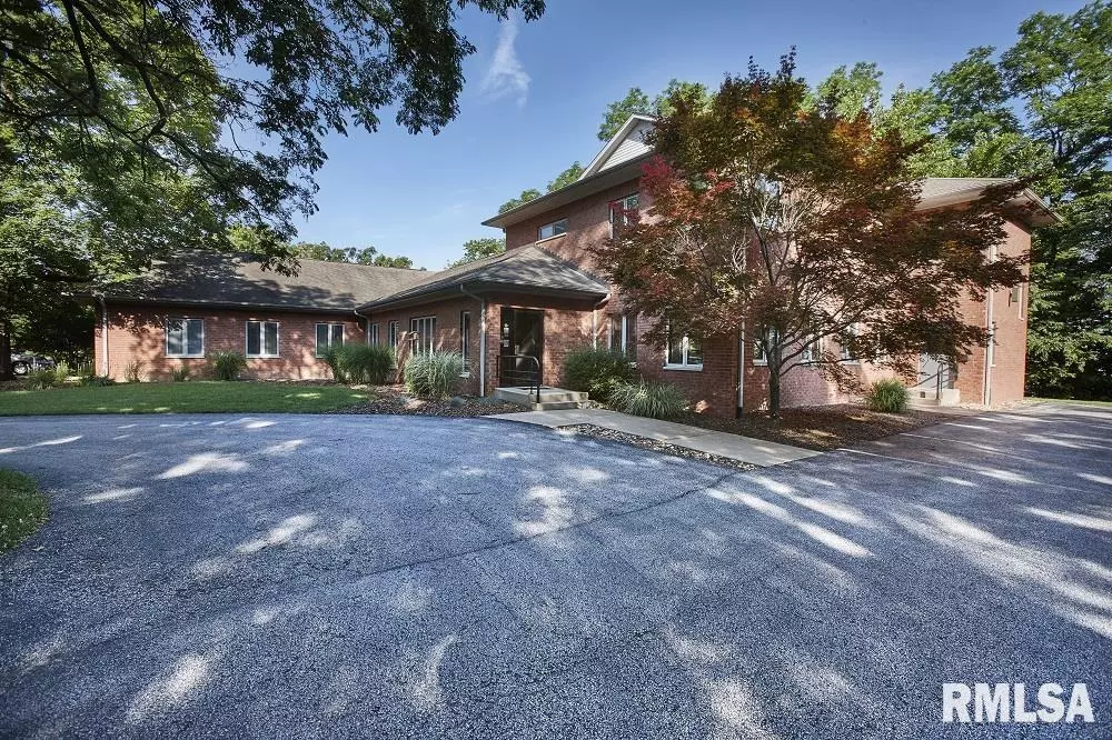 Moline, IL 61265,824 17TH ST