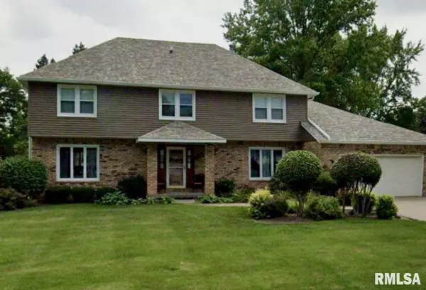 2203 E 46TH ST, Davenport, IA 52807