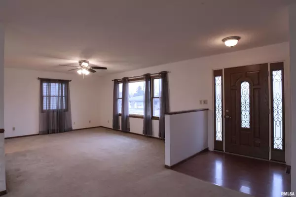 Clinton, IA 52732,716 TOWER RD