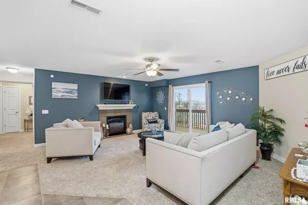 Bettendorf, IA 52722,4119 CREEK HILL DR