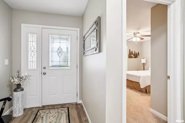 Carbon Cliff, IL 61239,2037 VILLA PINES CIR