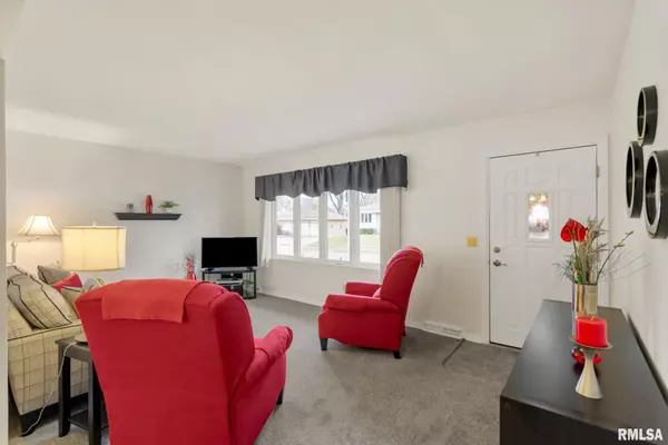 Davenport, IA 52804,3238 W COLORADO ST