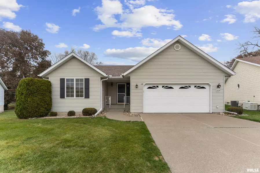 2009 VILLA PINES CIR, Carbon Cliff, IL 61239