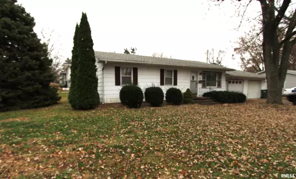 415 N 12TH ST, Clinton, IA 52732