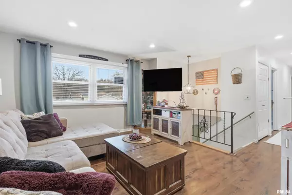 Bettendorf, IA 52722,3309 WINSTON DR