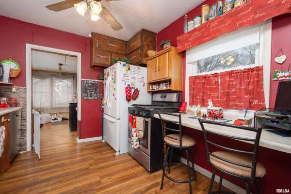 Davenport, IA 52802,3228 SUNNYSIDE AVE