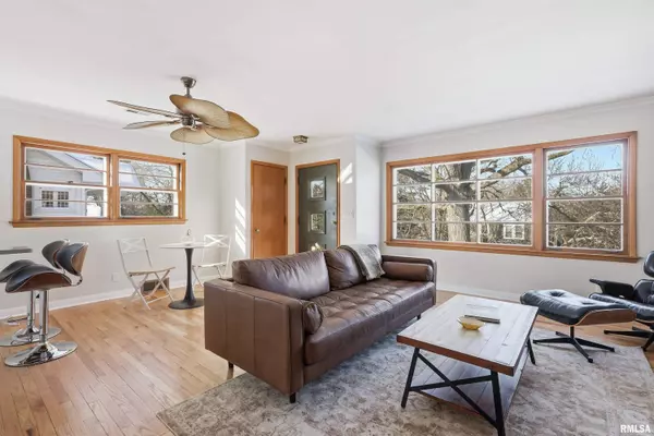 Davenport, IA 52803,71 CRESTWOOD TER