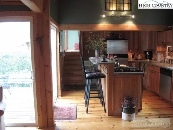 Newland, NC 28657,57 Hummingbird LN