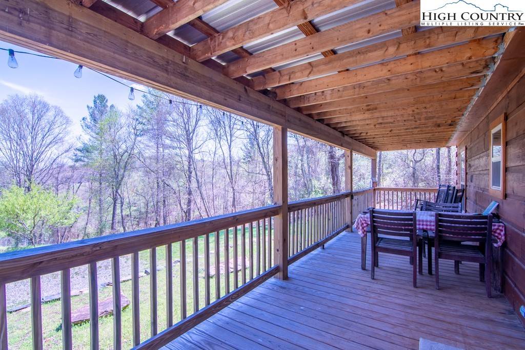 1014 White Pine DR, Ennice, NC 28623
