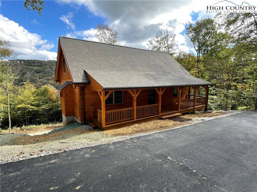 749 Shelter Rock CIR, Sugar Mountain, NC 28604
