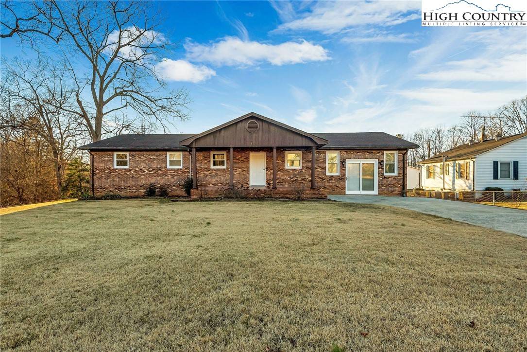 1 Valley ST, Granite Falls, NC 28630