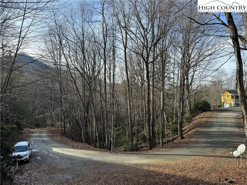 Elk Park, NC 28622,380 Woodland Hills DR