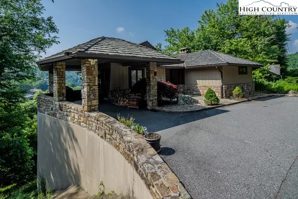 Boone, NC 28607,281 Beech