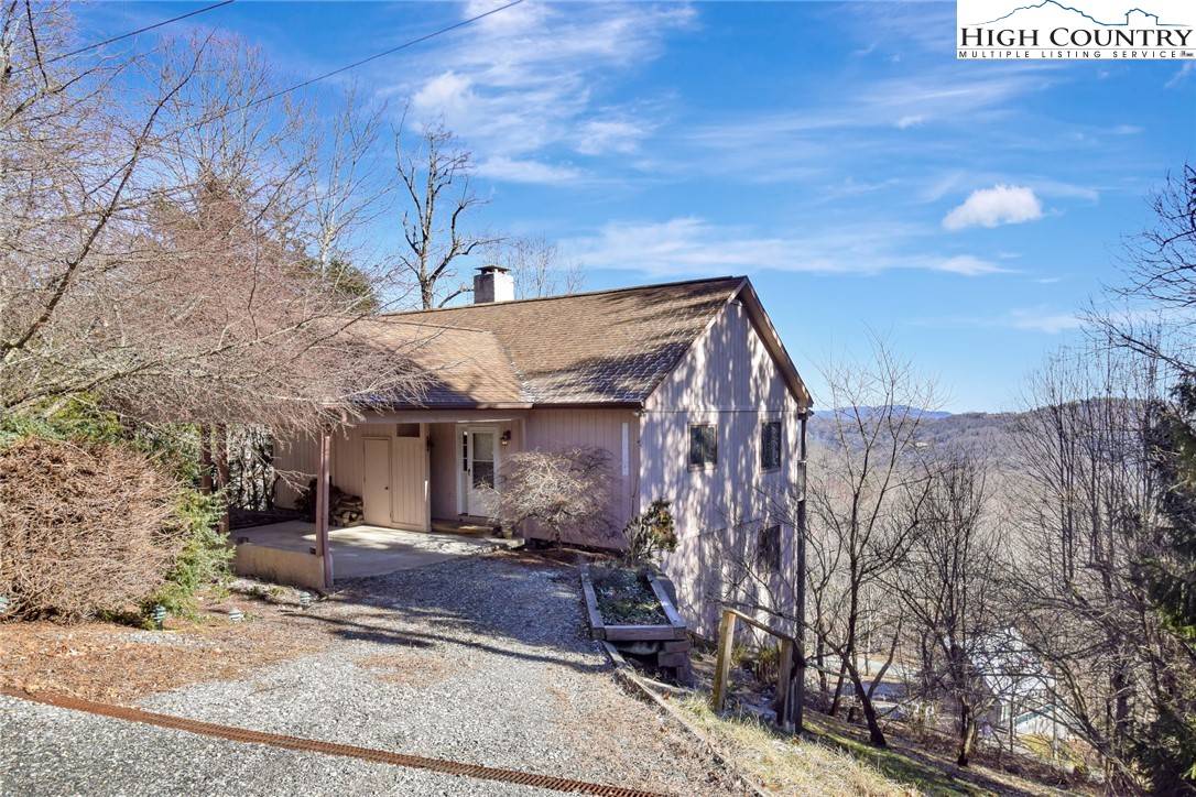Blowing Rock, NC 28605,1053 Flat Top RD