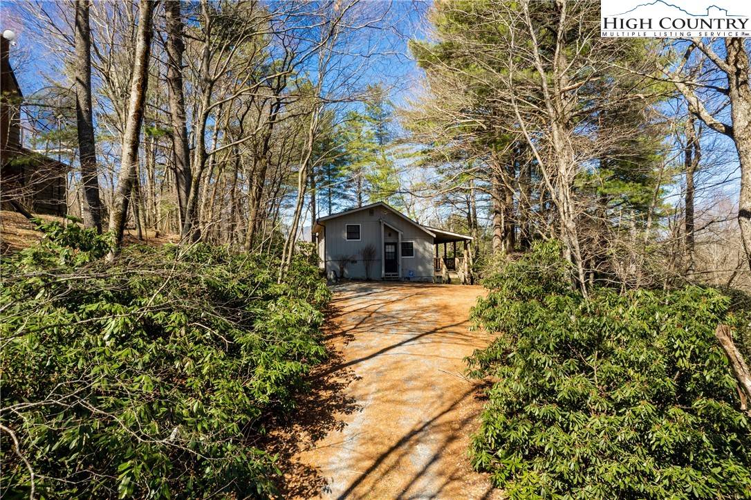 6317 Crestview DR, Blowing Rock, NC 28605