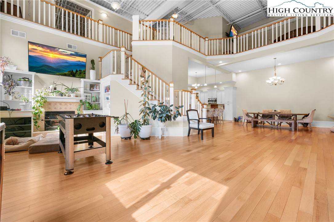 215 S Jefferson AVE #206, West Jefferson, NC 28694