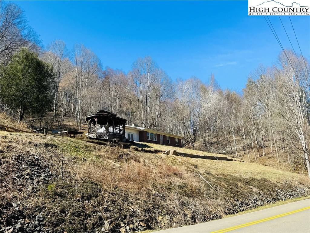 541 Big Horse Creek RD, Lansing, NC 28643