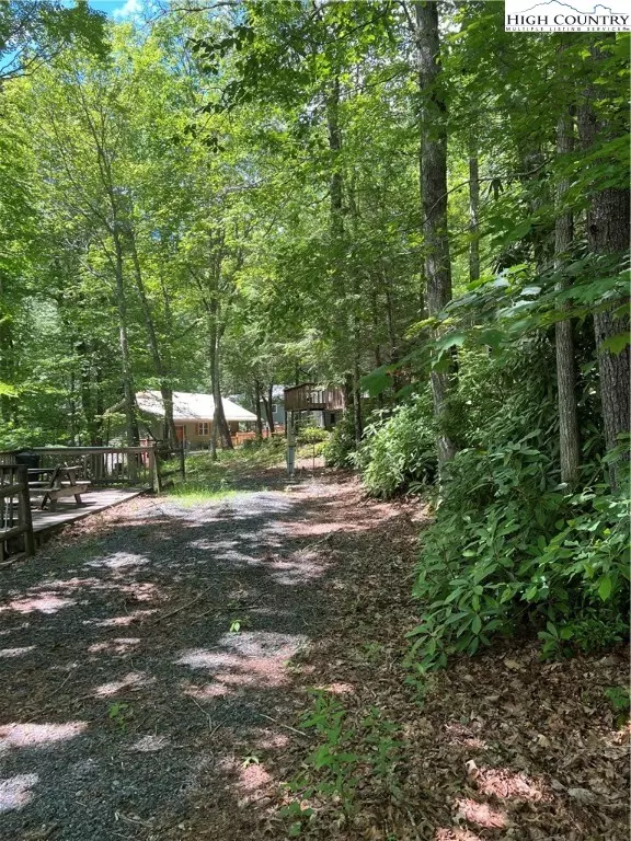 Newland, NC 28657,434 Laurel Hills RD