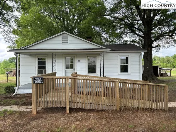 135 Hendren LN, Hiddenite, NC 28636