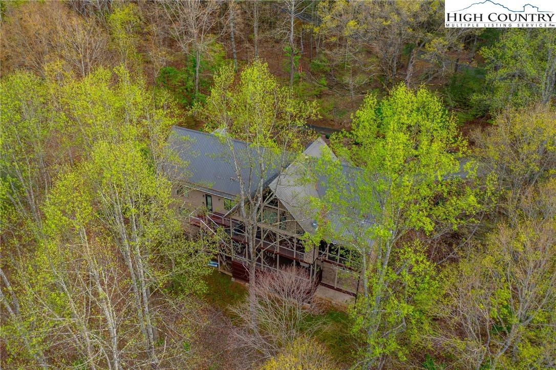 594 Village Pine DR, Jefferson, NC 28640