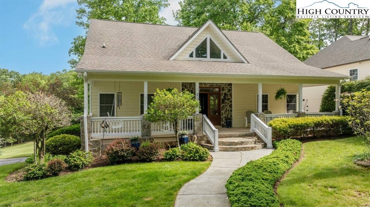 204 Laurel Cottage LN, Roaring Gap, NC 28668