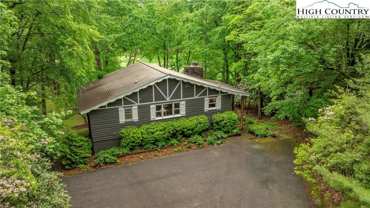 1207 Ridge RD, Glade Valley, NC 28627