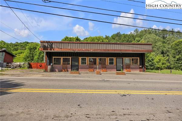 9211 N NC Hwy 194 N, Lansing, NC 28643