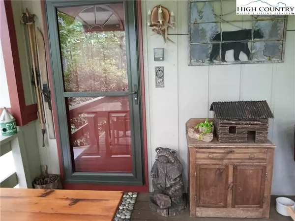 Newland, NC 28657,307 Lakeview RD