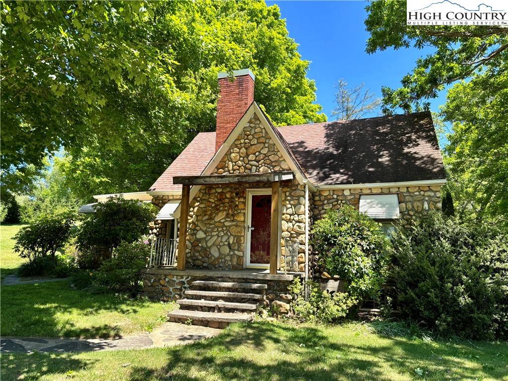 2562 Hwy 221N, Jefferson, NC 28640