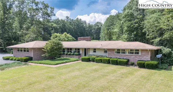 2992 Three Mile HWY, Newland, NC 28657