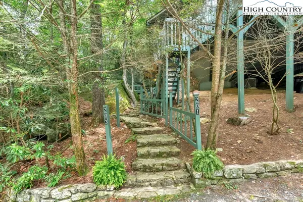 201/203 Laurel, Boone, NC 28607
