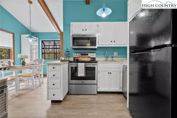 Newland, NC 28657,255 River Hollow RD