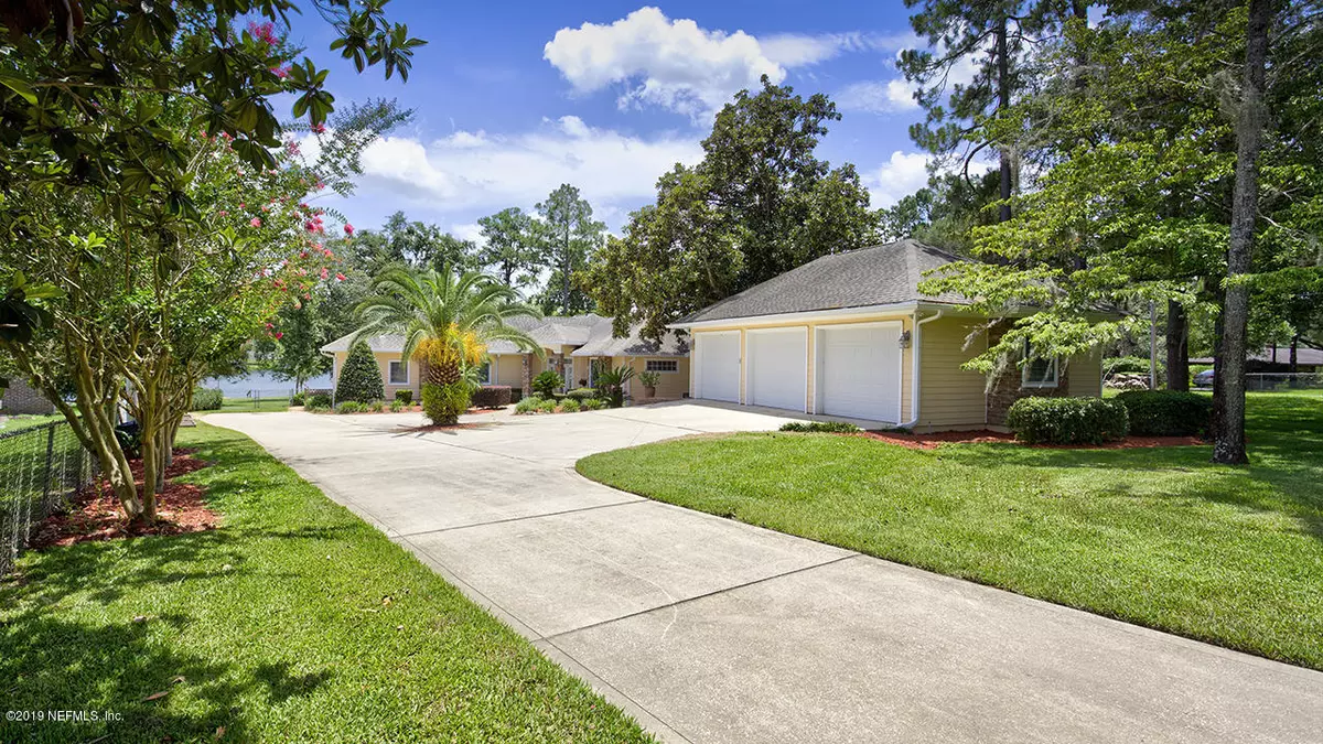 Green Cove Springs, FL 32043,977 LAKE ASBURY DR