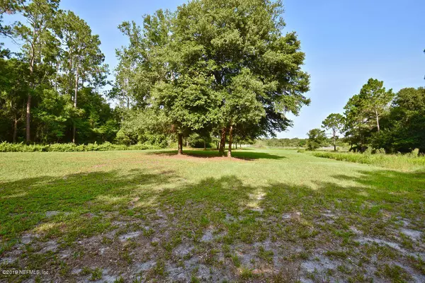 Pomona Park, FL 32181,000 LAKE COMO DR