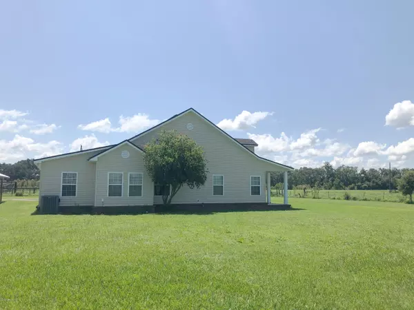 Callahan, FL 32011,44211 COW BIRD LN