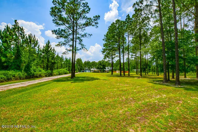 28348 SUNDBERG RD, Hilliard, FL 32046