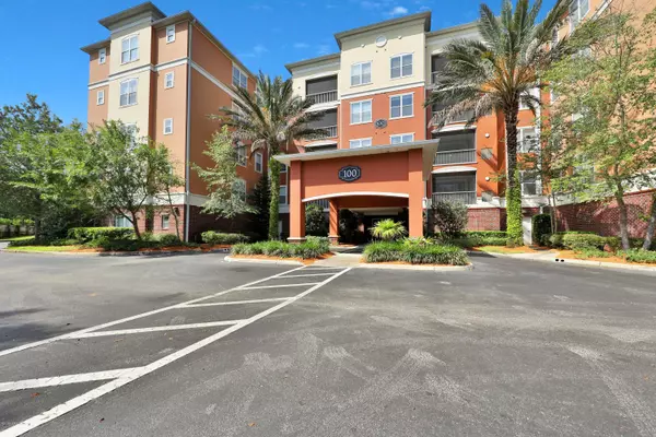 4480 DEERWOOD LAKE Pkwy #136, Jacksonville, FL 32216