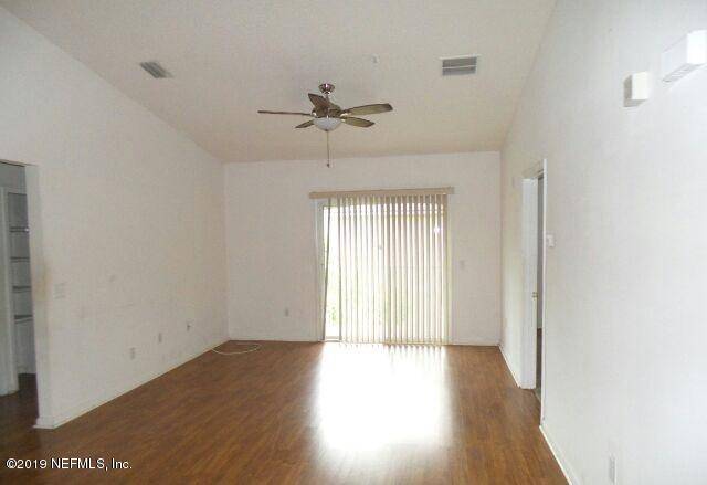 Jacksonville, FL 32244,6094 MAGGIES CIR #116
