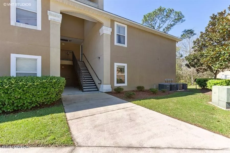 Jacksonville, FL 32210,3700 KIRKPATRICK CIR #8-9