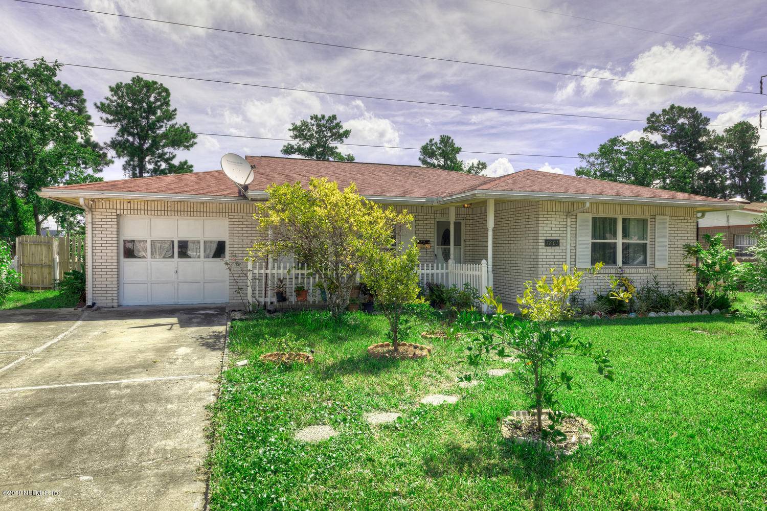 7801 PRAVER DR E, Jacksonville, FL 32217