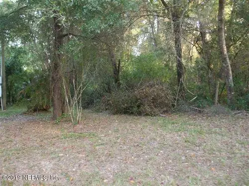 Interlachen, FL 32148,566 N COUNTY ROAD 315