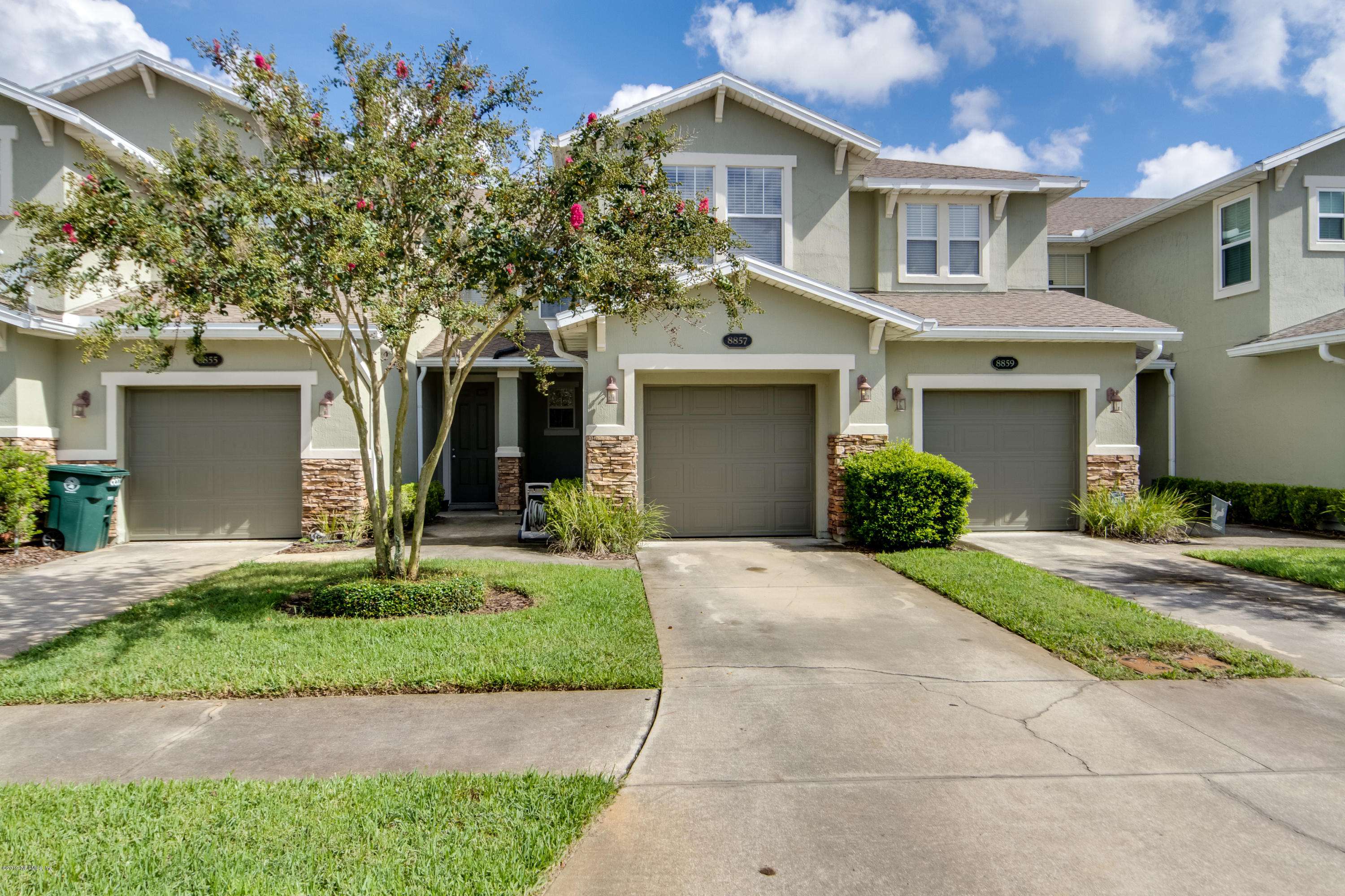 8857 GRASSY BLUFF DR, Jacksonville, FL 32216