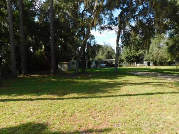 Interlachen, FL 32148,101 LITTLE HEWITT LN