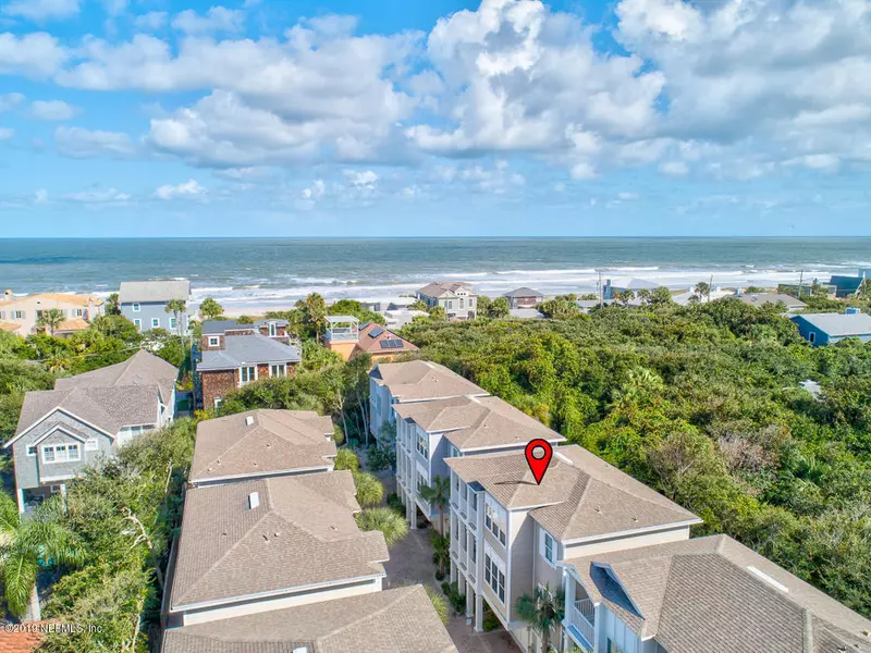 70 BEACH COTTAGE LN, Atlantic Beach, FL 32233
