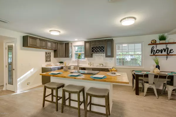 Orange Park, FL 32073,2751 ROBINETTE DR