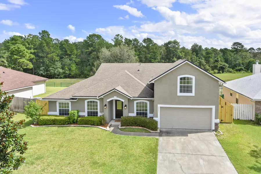 2541 ROYAL POINTE DR, Green Cove Springs, FL 32043