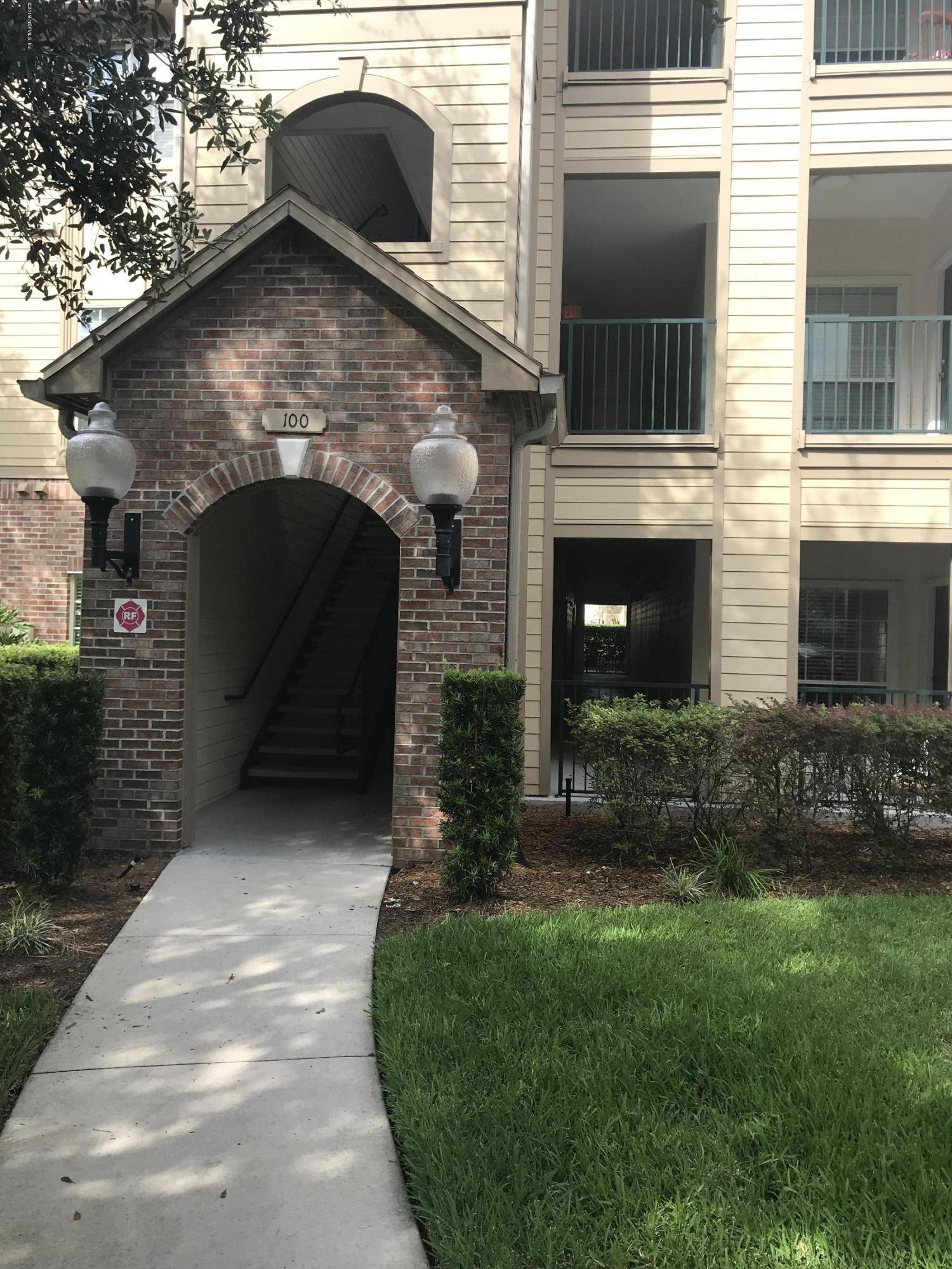 Jacksonville, FL 32256,7800 POINT MEADOWS DR #112
