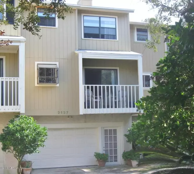 2137 SEMINOLE RD, Atlantic Beach, FL 32233