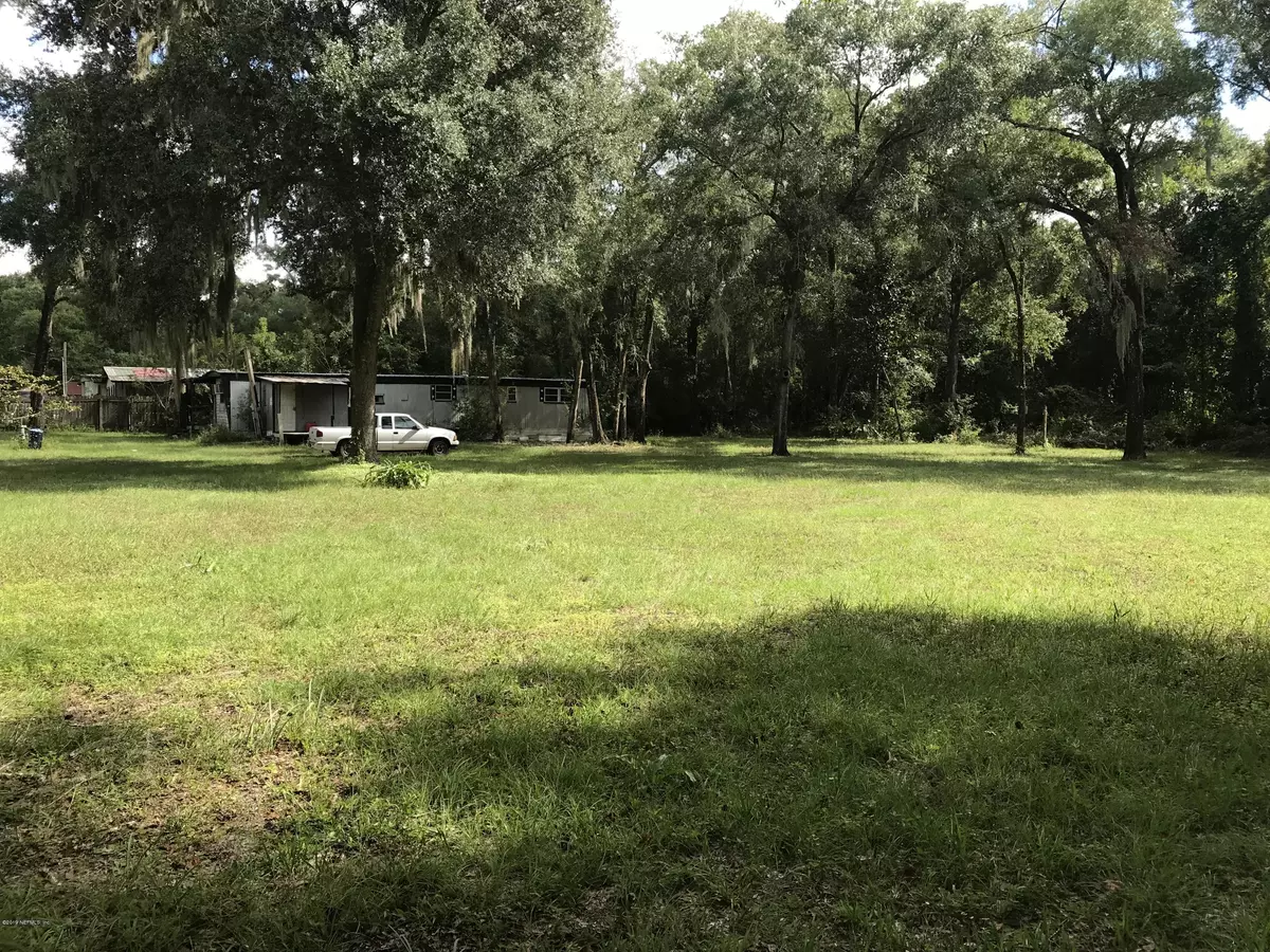 Pomona Park, FL 32181,323 PLEASANT ST