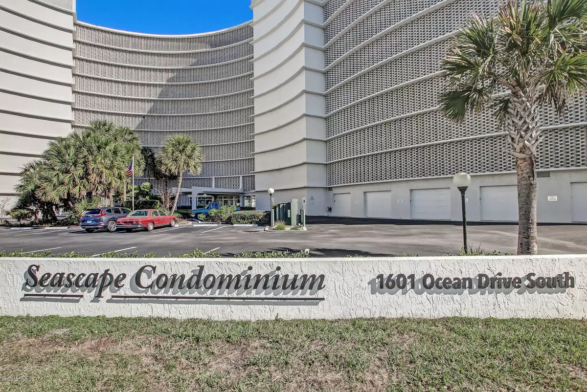 Jacksonville Beach, FL 32250,1601 OCEAN DR S #205